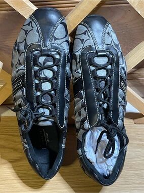Coach Sz 8.5 Sporty Low- Profile Trainer -Sneaker